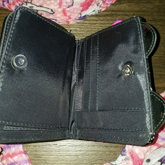 NWOT Hello Kitty Wallet - Picture 5 of 8